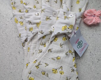 Postpartum Reusable Cloth Pads Set of 4, 13",14" Large Heavy Flow Maternity Pads, Breathable Muslin & Cotton, laundry bag.New mom gift.
