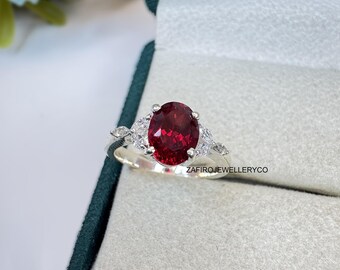 Bague en argent sterling faite main, ornée d'un rubis ovale et de zirconiums, pierre de naissance de juillet