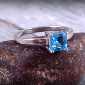 Swiss Blue Topaz Ring: Square Solitaire, 925 Sterling Silver