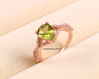 Peridot Ring, Green Gemstone Ring, August Birthstone, Vintage Ring, 925 Sterling Silver, Natural Peridot, High Quality Gemstone, Bridal Ring