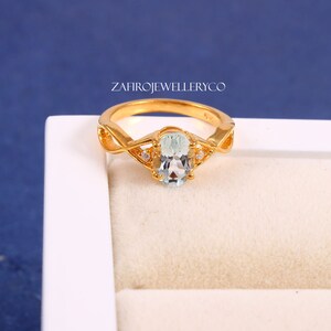 Handmade Gemstone, Oval Aquamarine Ring: Sterling Silver March Birthstone