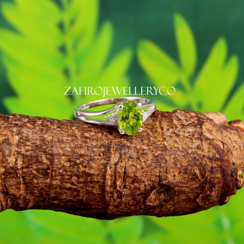 Engagement Ring Natural Peridot Peridot Ring Steller Ring Wedding Ring August Birthstone Zircon Ring 6x8mm Silver Ring Oval Cut