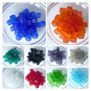 30 matte glazen kubussen 6 mm - verschillende kleuren