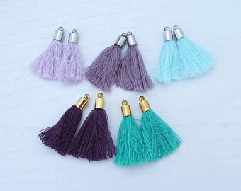 2 Quasten versch. Farben ca. 33 mm lang