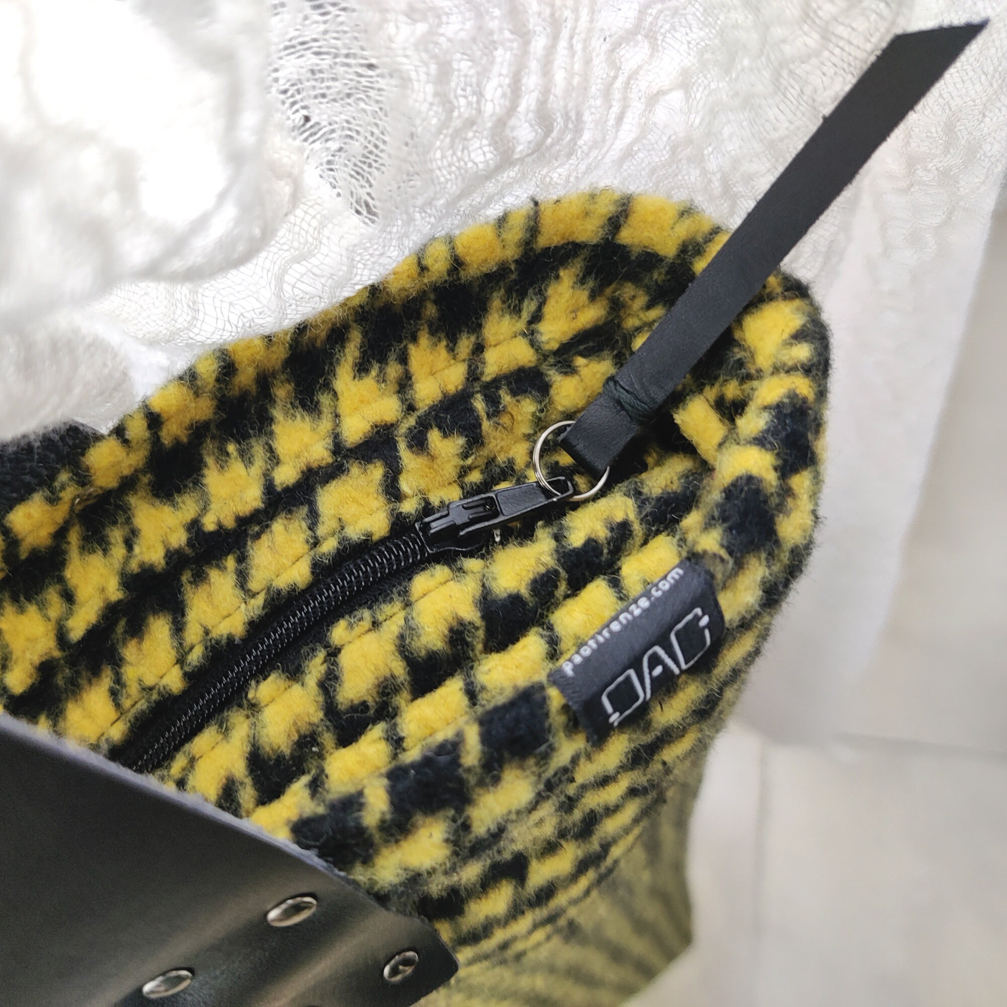 Zippered Tote Bag with Pockets Yellow and Black Houndstooth Pattern