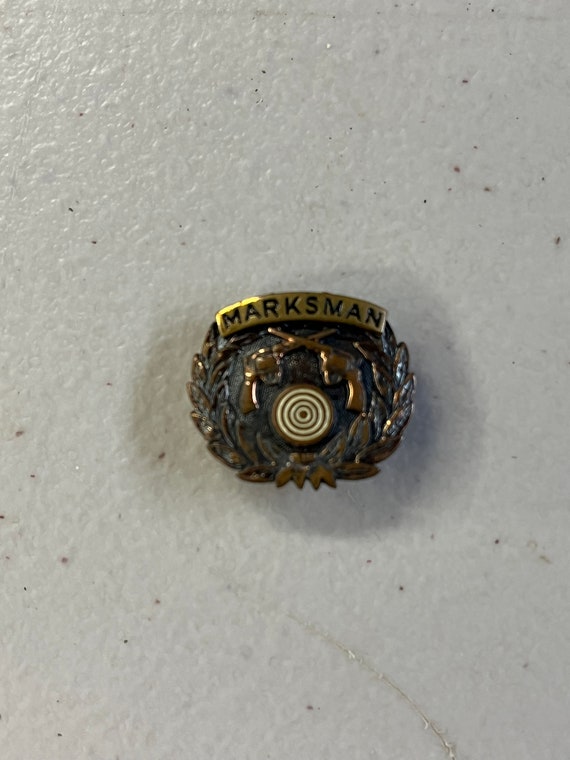 Marksman bronze pin rock - Gem