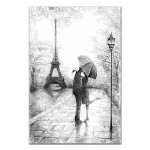 Pode incluir: Um desenho a l&aacute;pis preto e branco de um casal se beijando sob um guarda-chuva em frente &agrave; Torre Eiffel. O casal est&aacute; em p&eacute; em uma rua de paralelep&iacute;pedos com um poste de luz ao fundo.