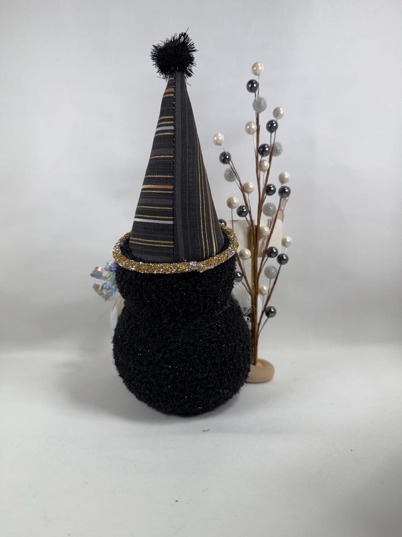 New Years Gnome image 2