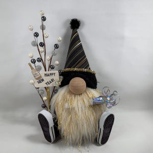 New Years Gnome image 3