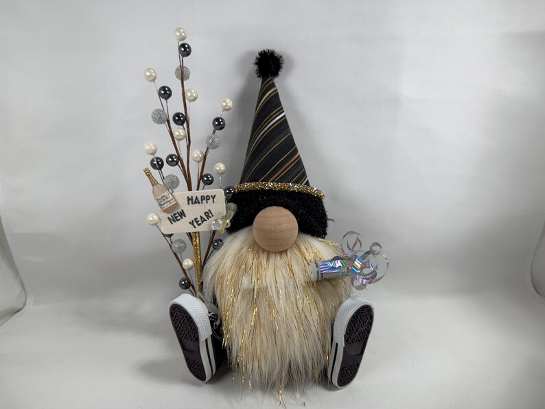 New Years Gnome image 3