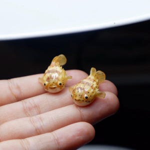 Miniatura de baiacu feita à mão, decoração realista em miniatura para aquário em argila polimérica.