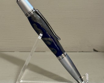 The Perfect Fit - Wall Street II Pen made of Home-cast Acrylic