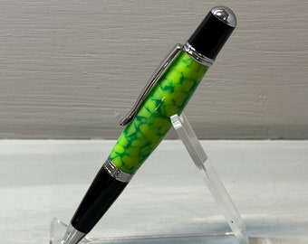 The Green Turtle - A Handcrafted Acrylic Wall St. III Pen with Chrome Trim