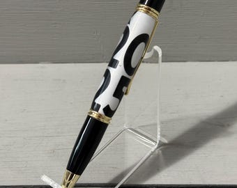 Class of 2025 - A Gatsby Twist Style Pen - Clear Acrylic with 24K Gold Plated Trim