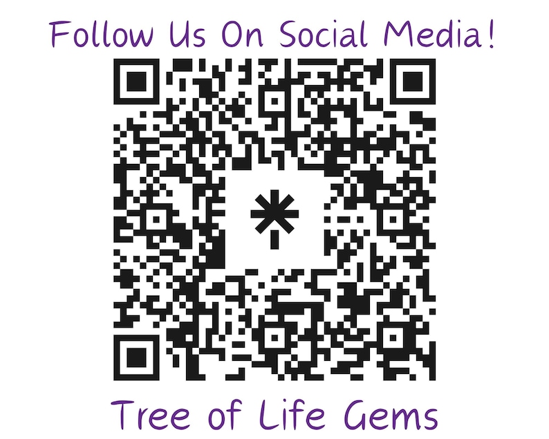 Puede incluir: C&oacute;digo QR en blanco y negro con el texto "Follow Us On Social Media!" en la parte superior y "Tree of Life Gems" en la parte inferior.
