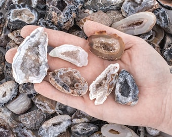 Oco Agate Geode, Small Geode, Single Stone, Jewelry Making Supplies for Pendants, Rockhound Gift, Geology for Kids, Metaphysical Store, Gems
