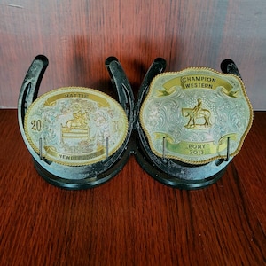 Double Belt Buckle Display