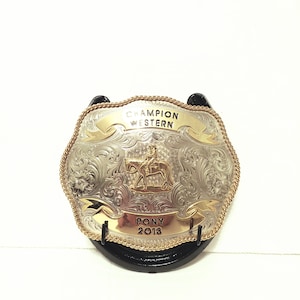 Western Hanging Single Belt Buckle Display
