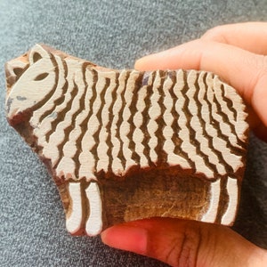 Timbro a forma di PECORA in legno per ceramica. Timbro con motivo/texture intagliato a mano per tessuto, tessile, argilla polimerica, fondente, cioccolato.