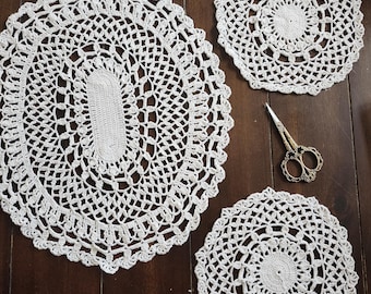 Handmade crochet cheval set