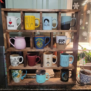 Coffee mug display shelf