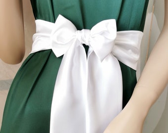 White Satin Crepe Pleated Bridal Belt With Handmade Buttons  display picture 1