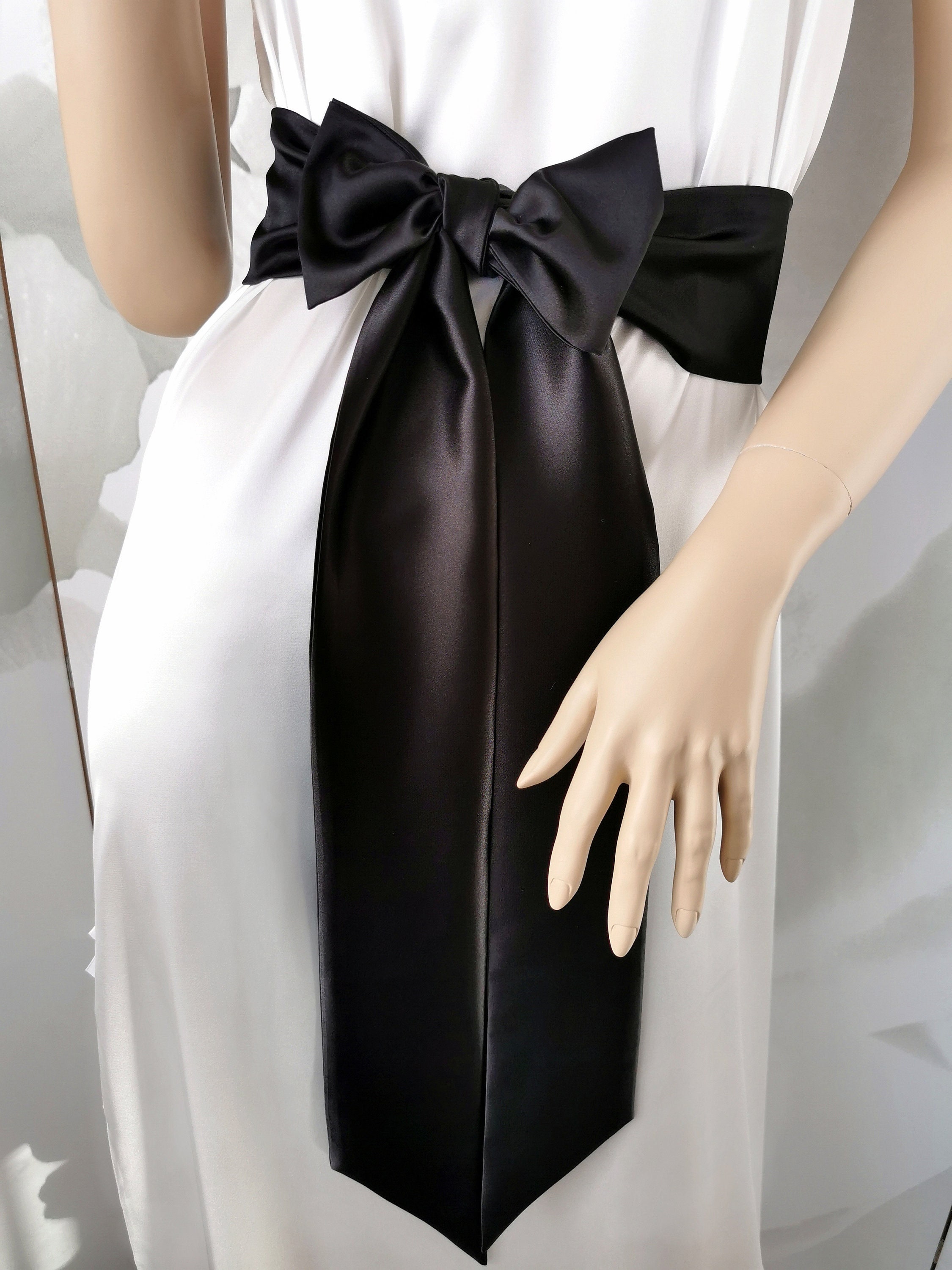 black glove dress Ball Gown Sweetheart Black Satin Pleats Long Prom Dress with Gloves Side Slit Formal Party Gown US4 / Black
