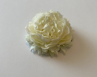 Classic Vintage Cream Carnation Hair Clip