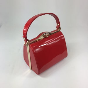 Classic Lilly Handbag in Red - Vintage Inspired