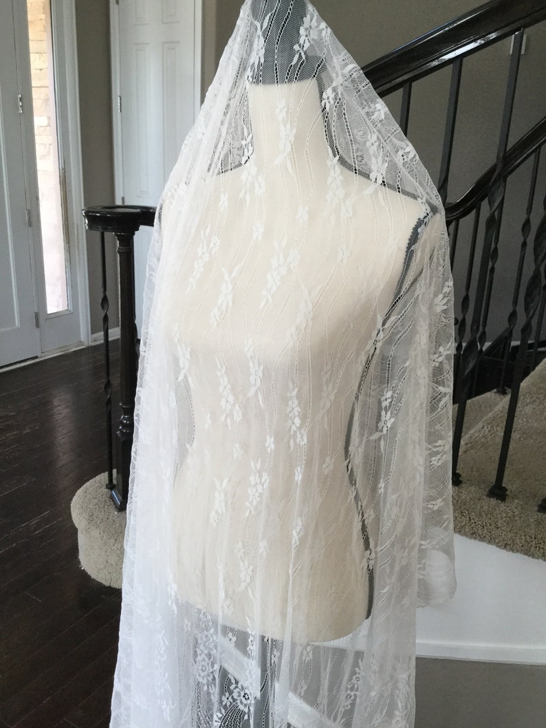Black or white eyelash lace