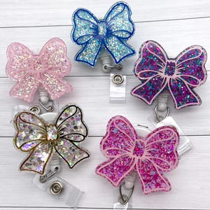 Bobine de badge grand noeud, bobine de badge mignon, bobine de badge girly, bobine de badge d'infirmière
