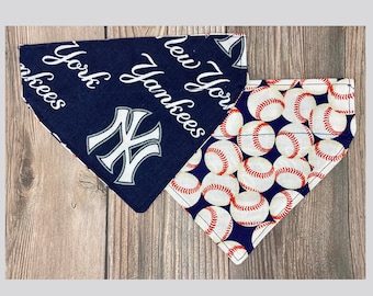 NYY Yankees Over the Collar Reversible Pet Scarf