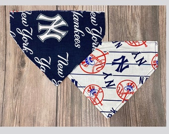 NYY Yankees Over the Collar Reversible Pet Scarf