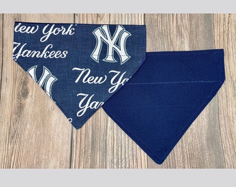 Yankees Over the Collar Reversible Pet Scarf