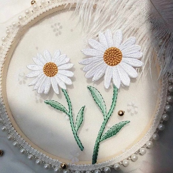 Iron on Daisy Patch w/ Stem, 3.8 inches, Embroidered Flower Applique