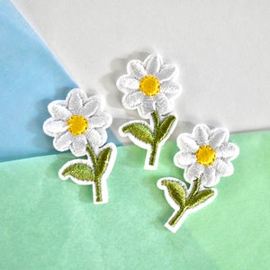 Daisy Iron On Patches, Flower for Embroidery, Sewing (1.8 x 1.8 in, 12  Pack), PACK - Kroger