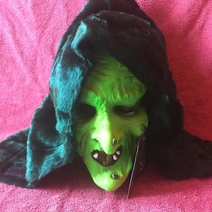 25% Off NEW Halloween III Season of the Witch Latex Deluxe Witch Mask Trick or Treat Studios