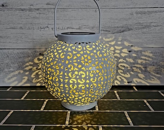 Witmetalen zonnelantaarn met handvat | Terras-, tuin- en tafellamp | Decoratieve buitenlantaarn met warme gloed | Stijl 30