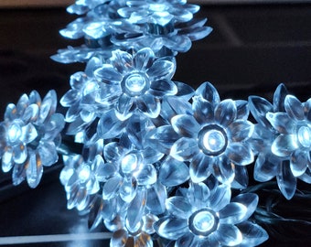 Solar Lotus Flower String Lights – 30 LED Lights | 21 ft Strand | Pick Your Color | Outdoor Garden Decor