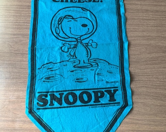 Vintage 1967 Snoopy Peanuts Felt Banner Pennant Flag Curse You Red