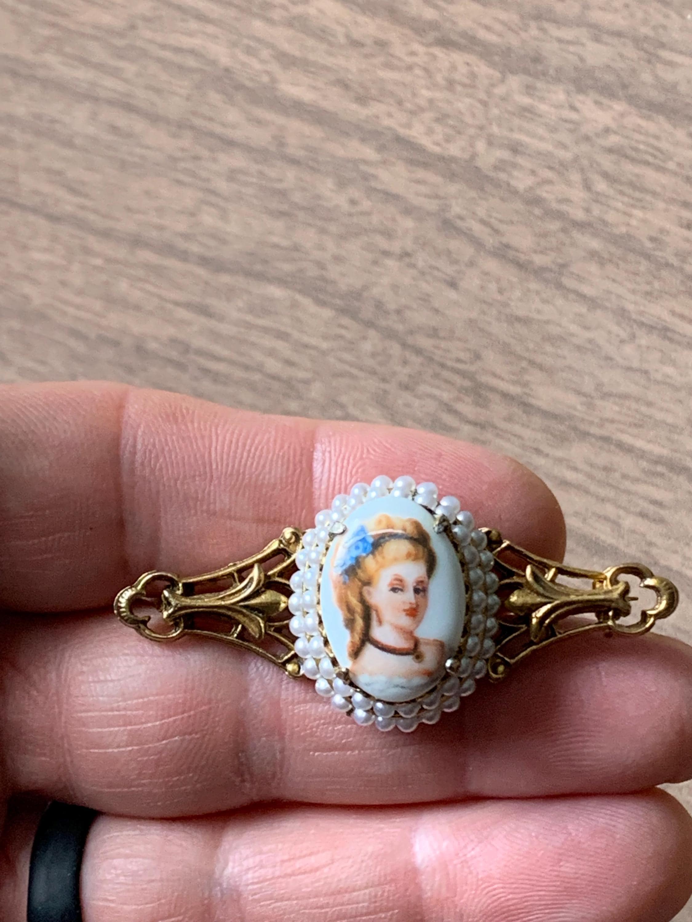 Florenza Brooch - Etsy