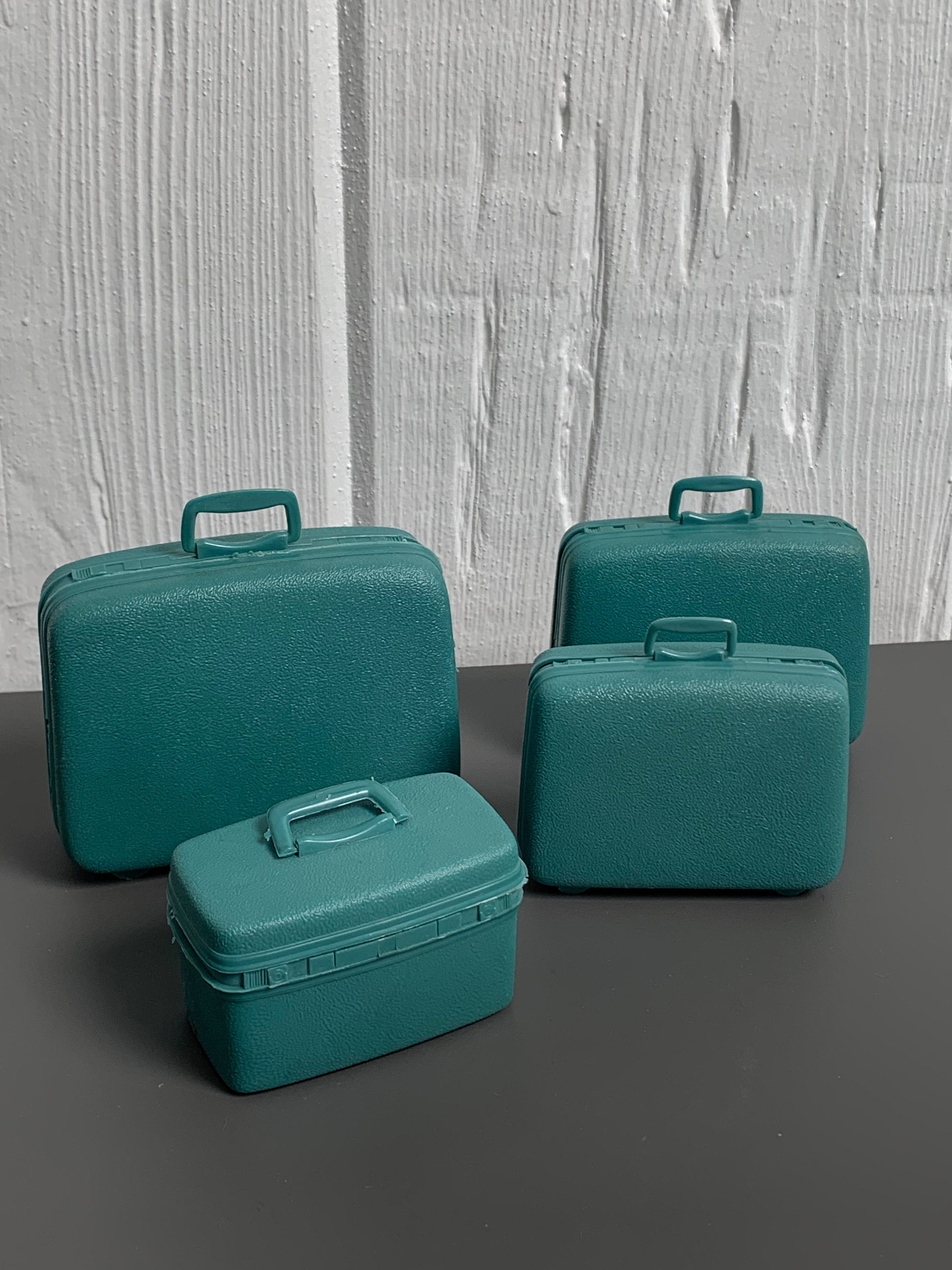 Vintage barbie store suitcase