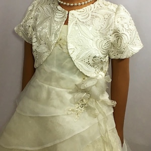 Girl&#39;s Scalloped Lace Bolero - Off White