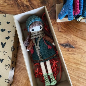 Muñeca de ganchillo, Juguetes hechos a mano, Regalo para hija, Regalo de cumpleaños para niña, Princesa hecha a mano de crochet, Muñeca con accesorios, Muñeca de punto