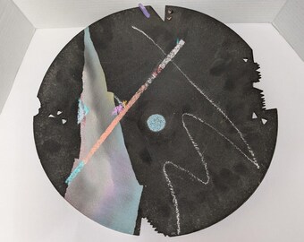 Tigela de cerâmica de estúdio estilo anos 80 incomum assinada