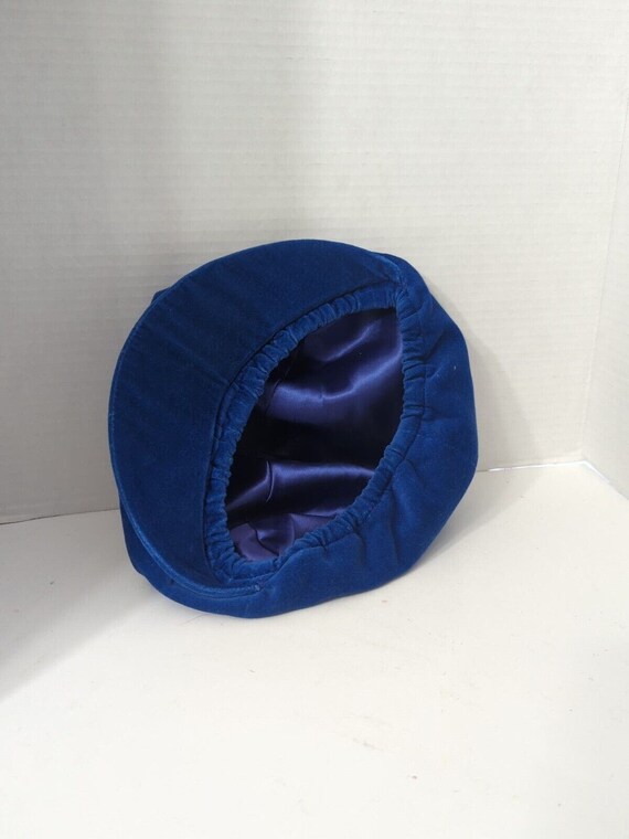 Vintage Womans Velvet Blue Newsboy Style Hat - image 6