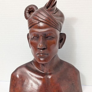 Vintage handskuren balinesisk träbyststaty manshuvudomslagsskulptur Indonesien