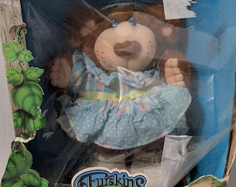 Vintage 1980s Coleco Furskins Junie Mae Bear by Xavier Roberts with Damage Box