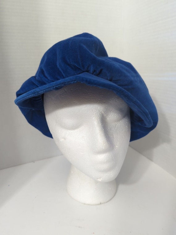 Vintage Womans Velvet Blue Newsboy Style Hat - image 1