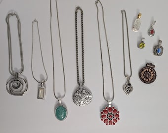 Conjunto de colar feminino com pingente e pedras preciosas, colar único e marcante.